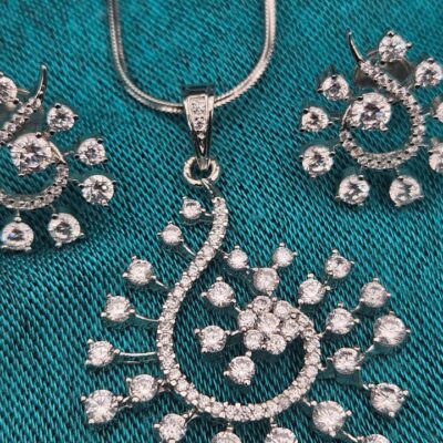 Sterling Silver Snowflake Pendant with Crystal Cluster (925 Silver)